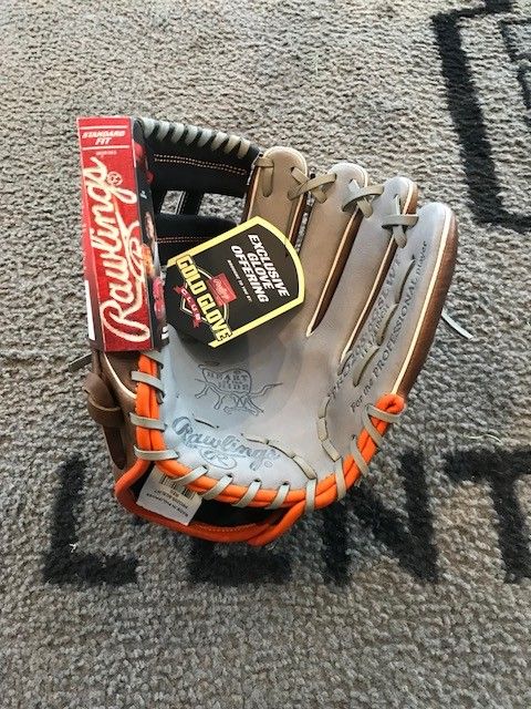 Copy of Rawlings Gold Glove Club PRO2174-2CSL 11.5 Inch December 2017 Heart of the Hide Glove of the Month