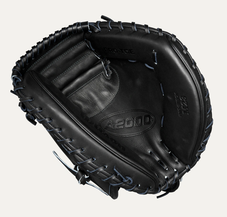 Wilson Baseball Classics Series A2000 M23 33.5” Baseball Catcher’s Mitt RHT