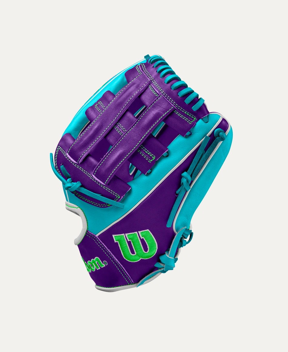 Wilson Winter A2000® DW5 12” Infield Baseball Glove RHT