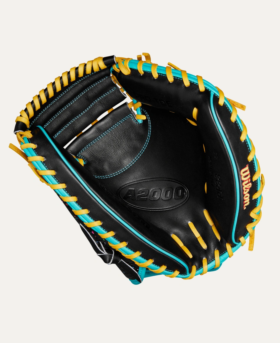 Wilson Spring 2025 A2000® PF33SS 33” Baseball Catcher’s Mitt RHT