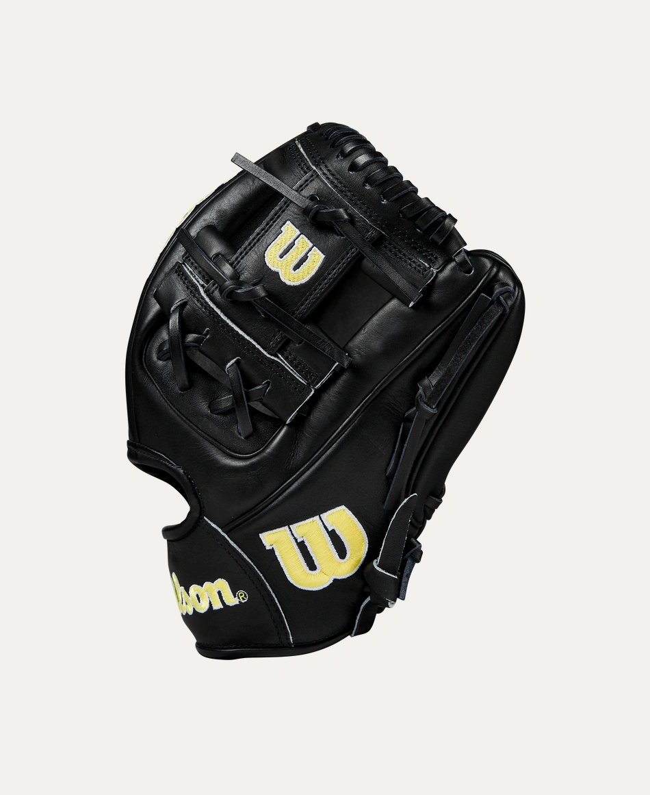 Wilson Baseball Classics Series A2000 1786 11.5” Infield Baseball Glove RHT