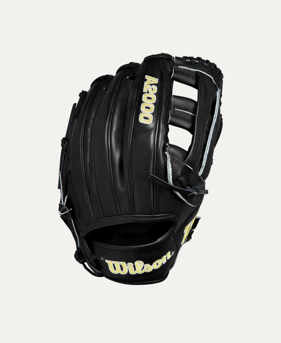 Wilson Baseball Classics Series A2000 DW5 12” Infield Baseball Glove RHT