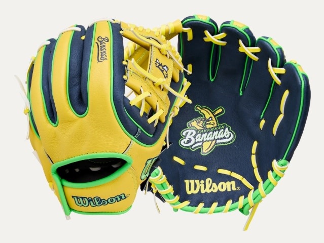 Wilson 2026 Savannah Bananas™ 11” Youth Baseball Glove