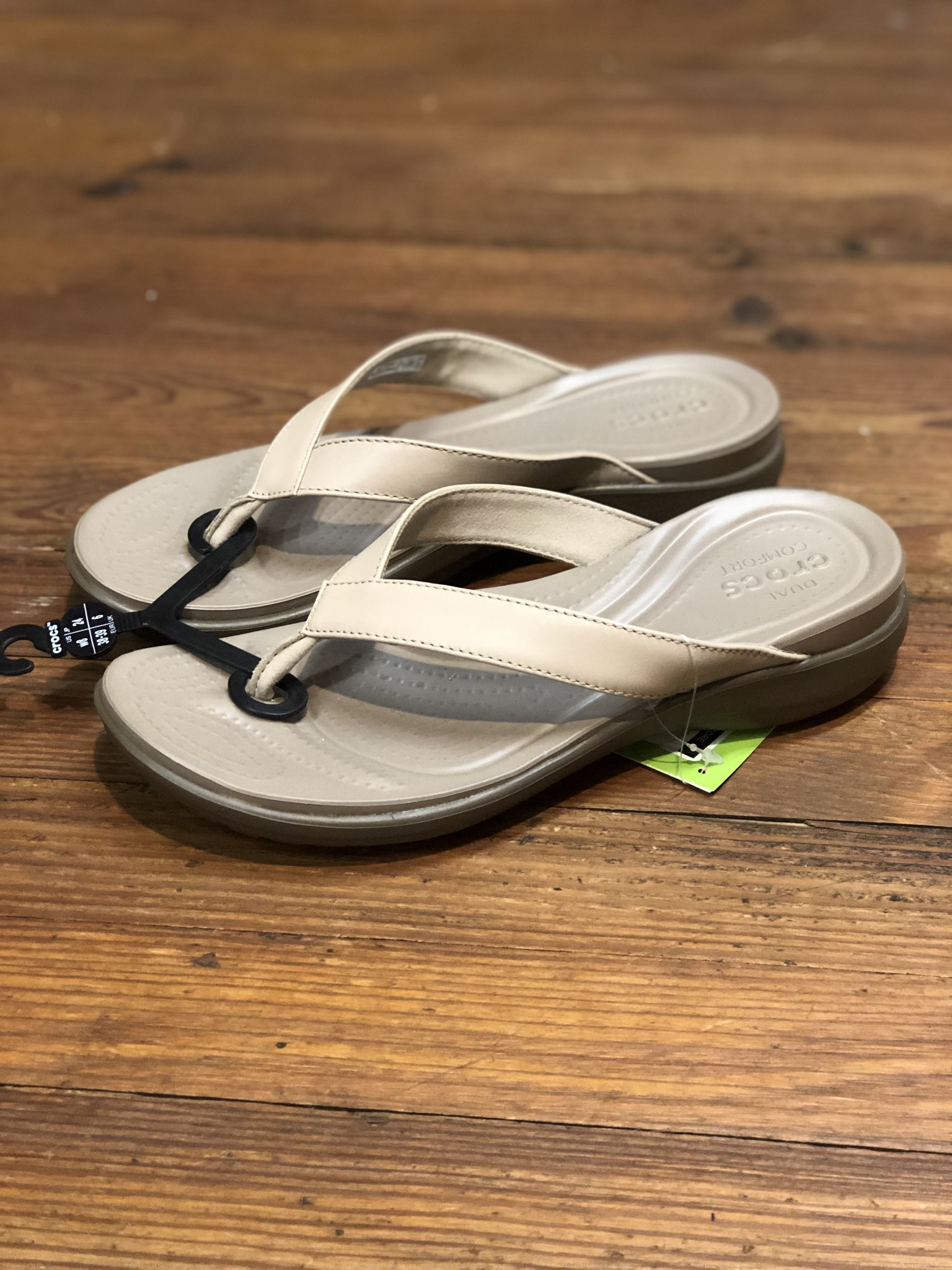 crocs capri v flip