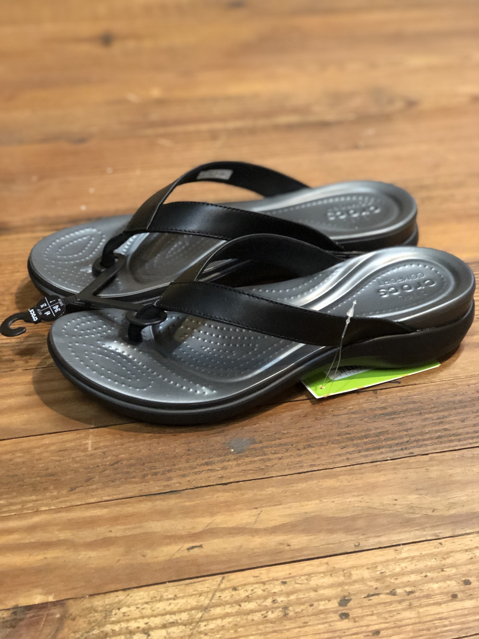 crocs capri v flip