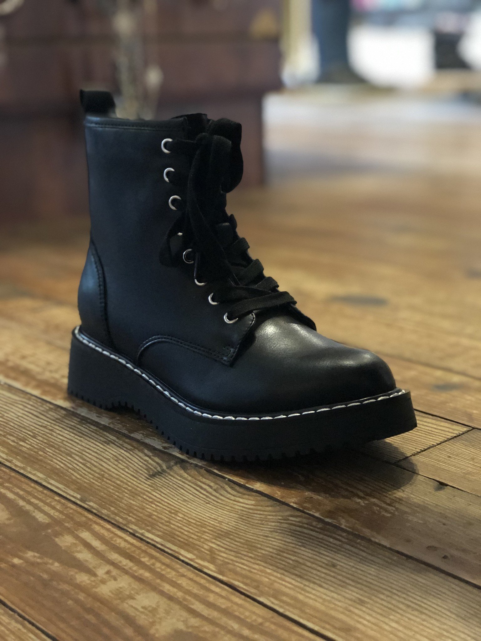 lace up combat boots