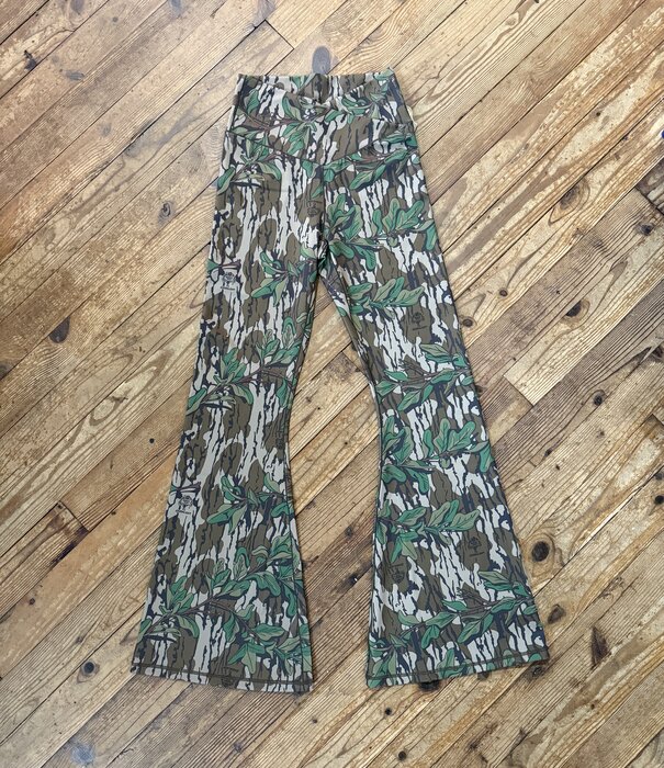 Local Girl Outfitters LG Flare Leggings Green Leaf Camo