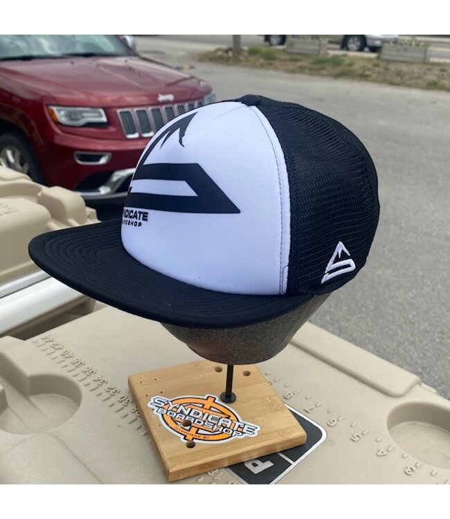 Syndicate - BIG LOGO TRUCKER HAT - Black/White