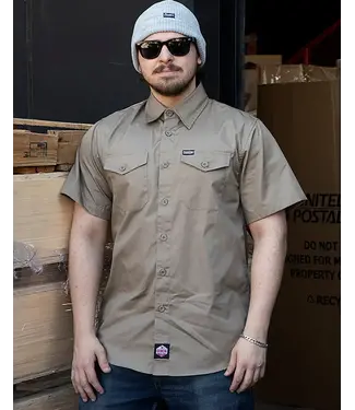 DIXXON DIXXON - WORKFORCE S/S BUTTON UP - Khaki -
