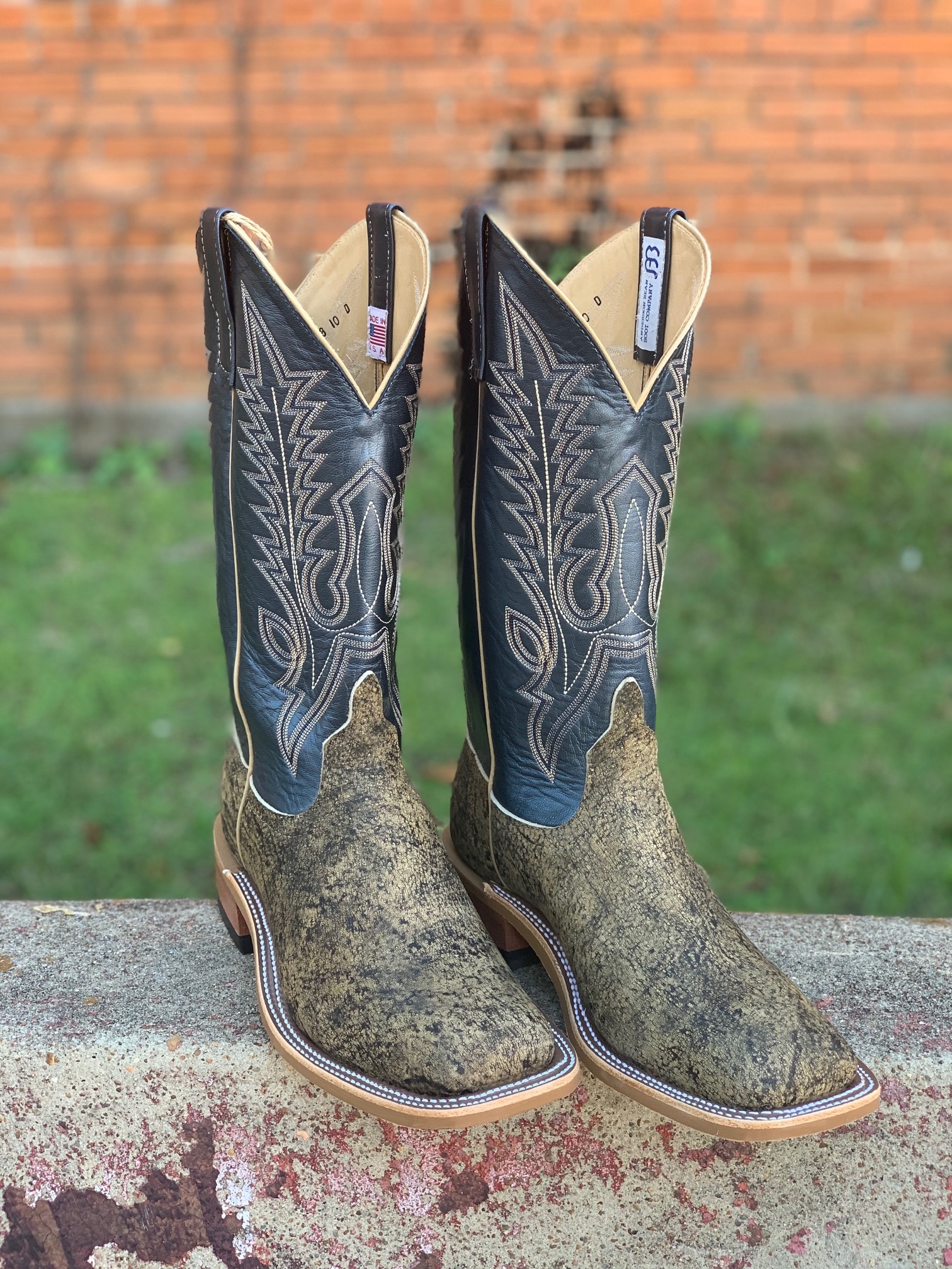 giraffe cowboy boots
