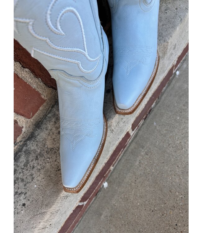 Z5253 Baby Blue Embroidery Boot