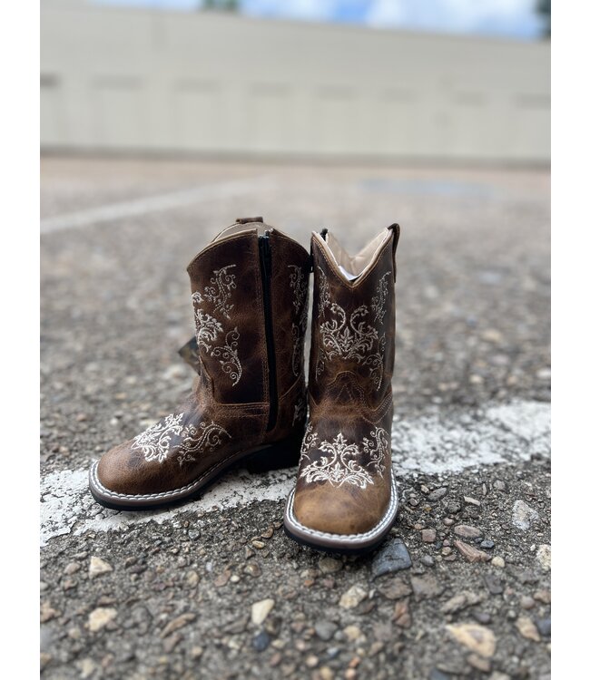 BSI1958 Embroidered Square Toe