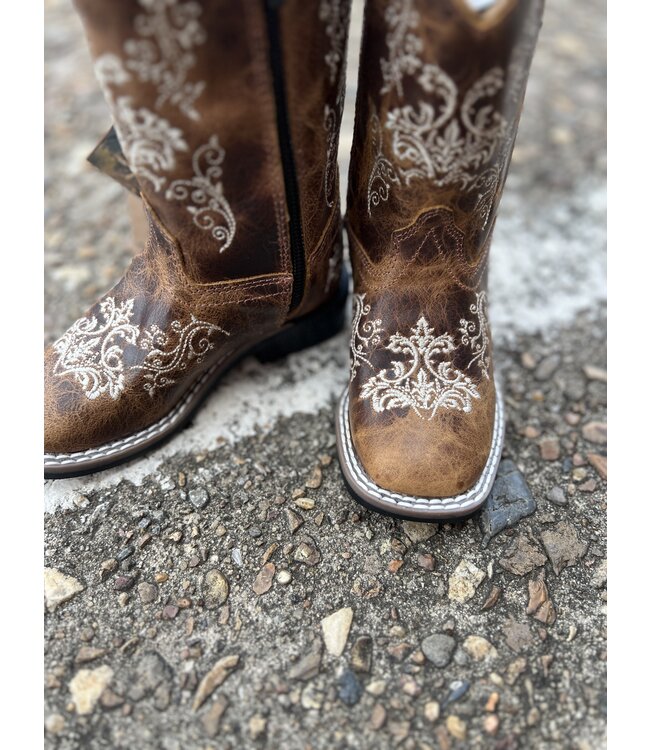 BSI1958 Embroidered Square Toe