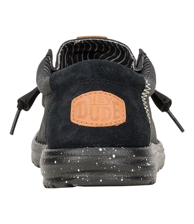 Wally Elevated Basic Black