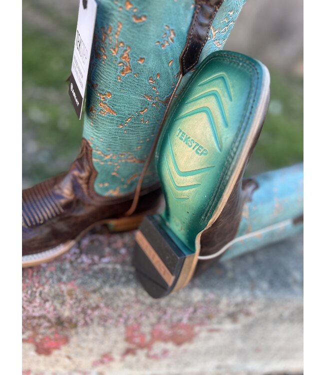 10061178 WMNS Frontier Farrah