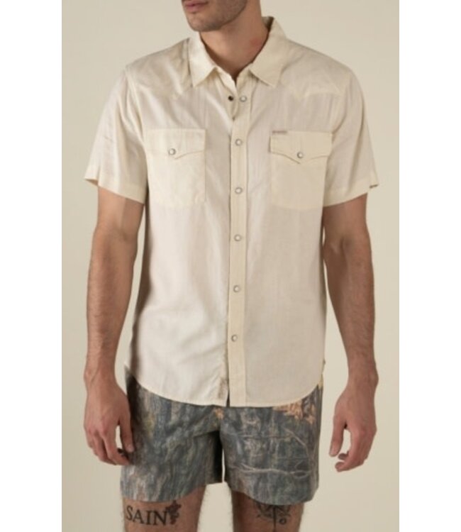 THE WYATT PEARL SNAP SHORT SLEEVE SOLID SHIRT