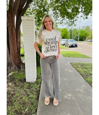 worthy wear Cool Moms Love Jesus Tee