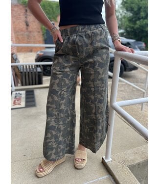 LovLov Tulip Washed Camo Relaxed Fit Jean DF1051