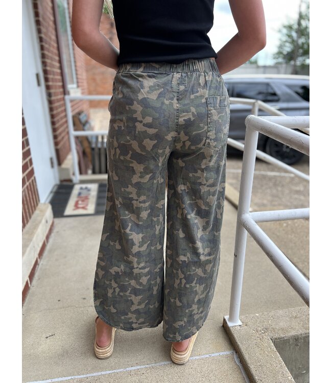 Tulip Washed Camo Relaxed Fit Jean DF1051
