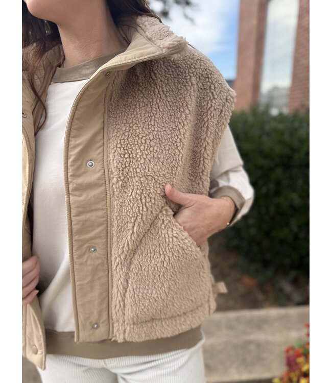 The Osito Vest F131