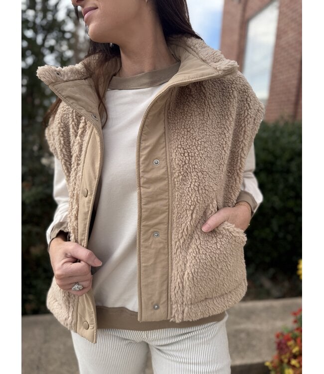 The Osito Vest F131