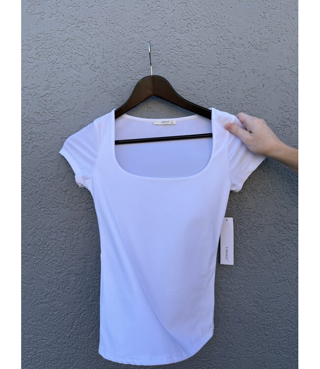 The Quiver Basic Tee WN9975