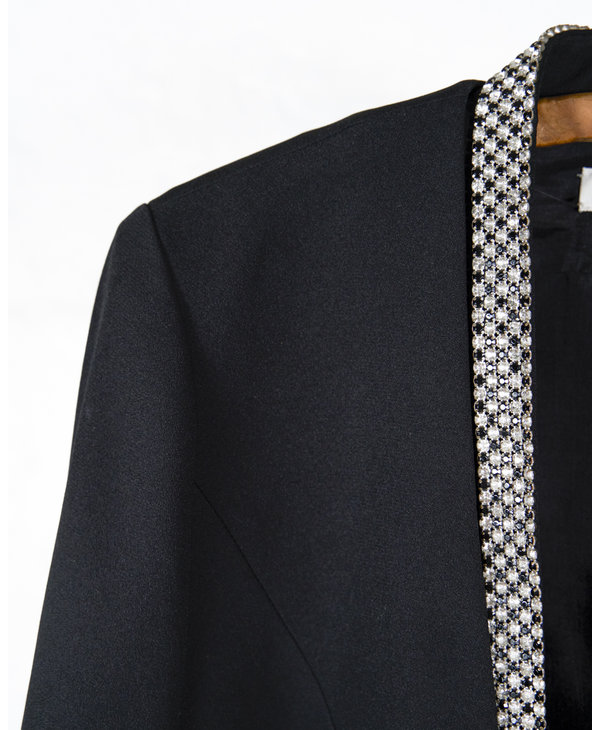 Black blazer with pierrerie  collar