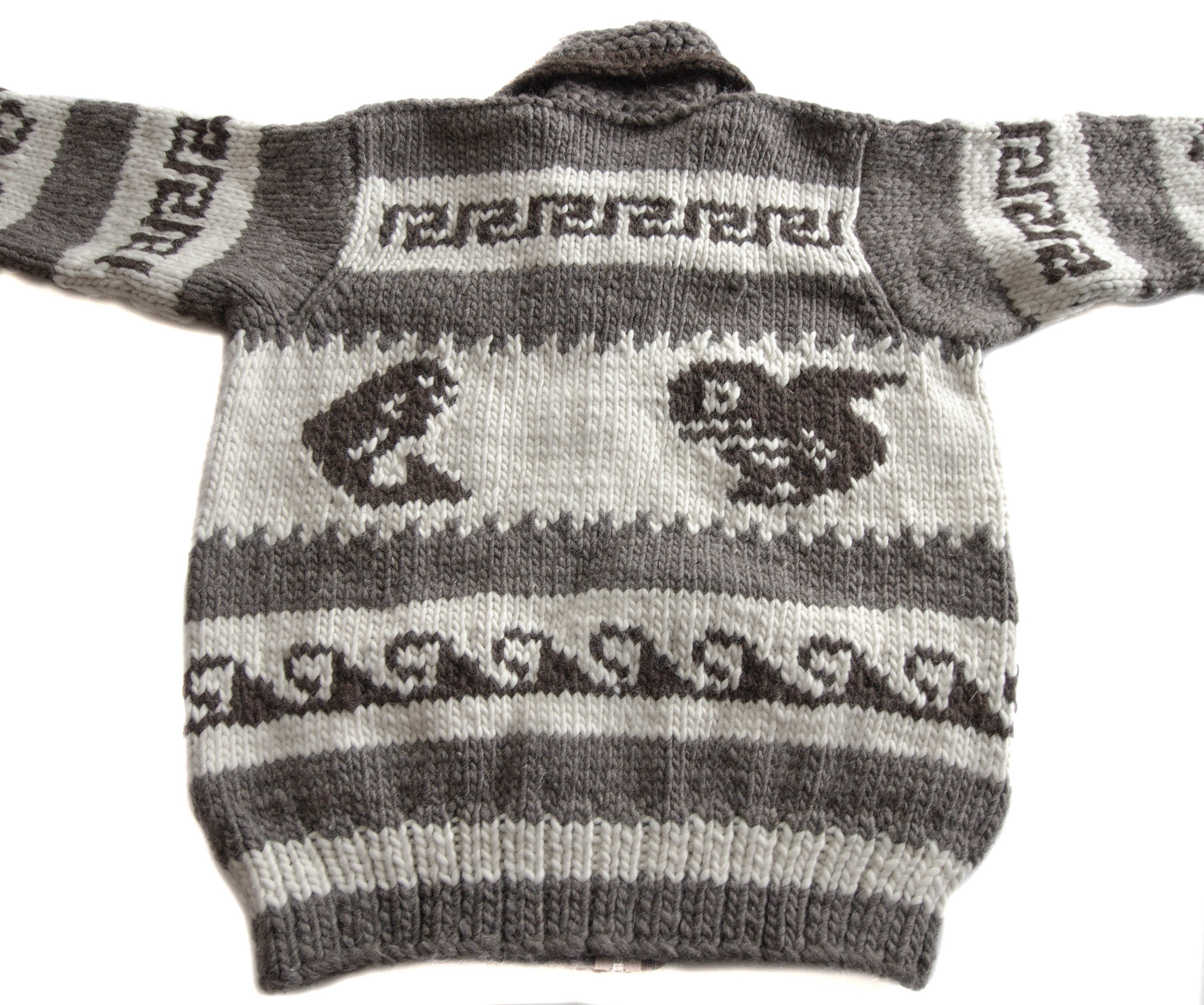 Cowichan Sweater L / XL  Killer Whale and Wave design