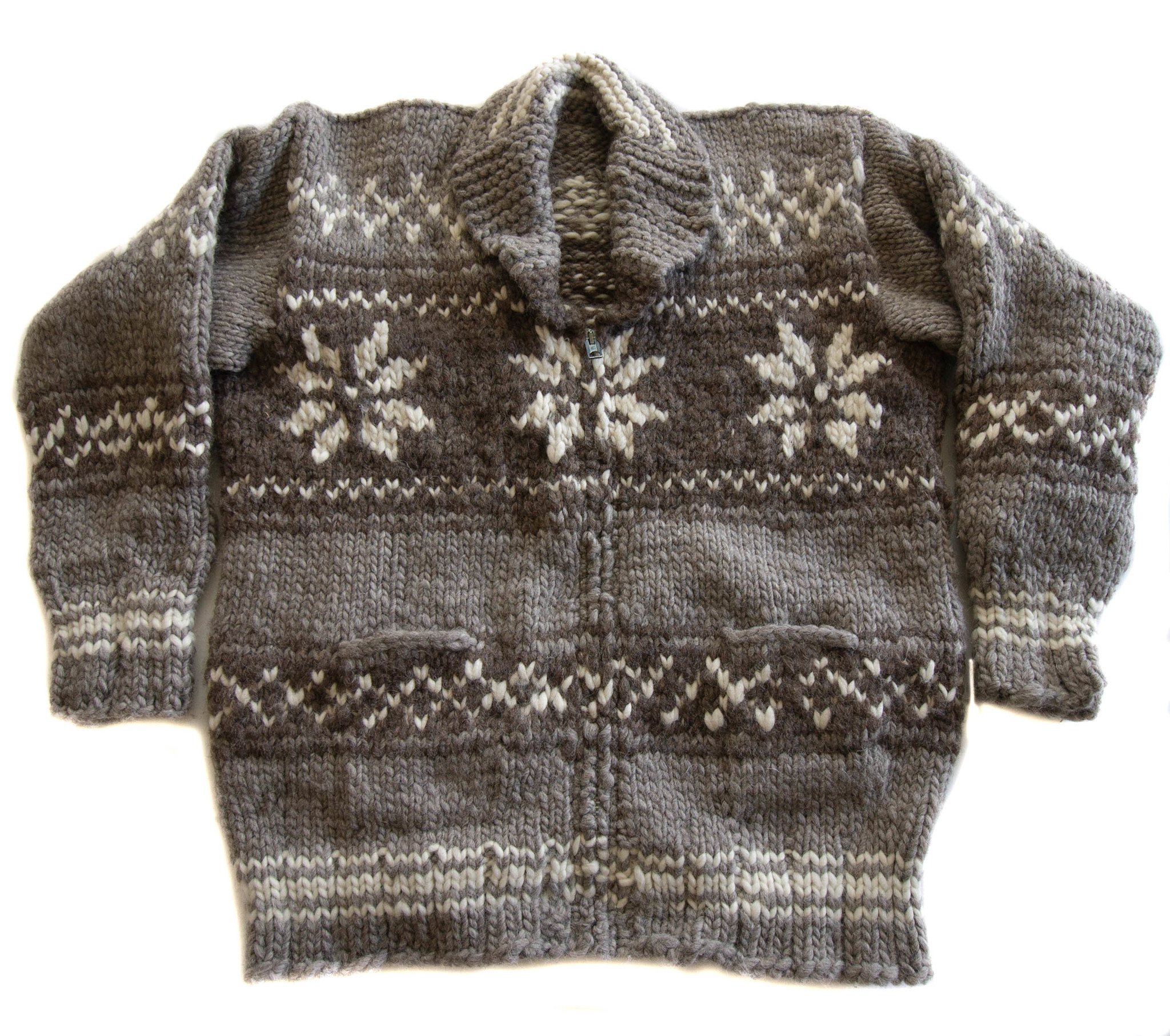 L / XL Cowichan Sweater Snowflake Design