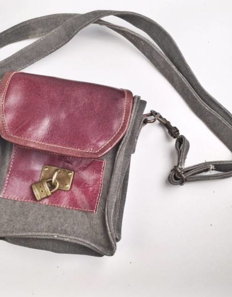 the warehouse handbags