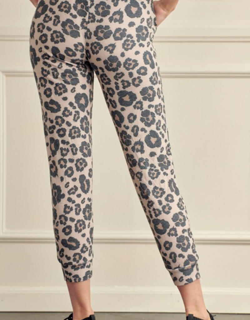 Yelete Leopard Joggers w Pockets - Yelete
