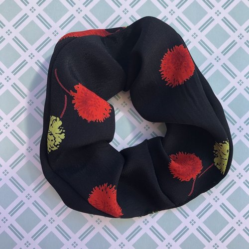 Sarah Bibb Scrunchie - Pom Sarah Bibb Scrunchie - Pom