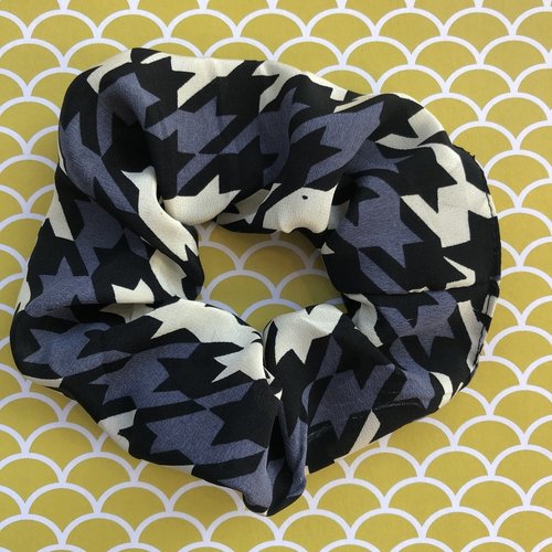 Sarah Bibb Scrunchie - Hound Sarah Bibb Scrunchie - Hound
