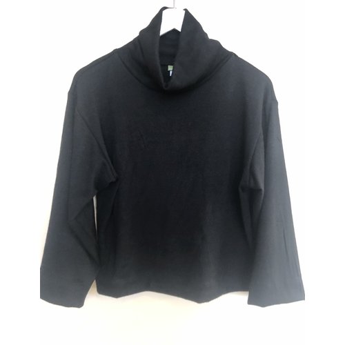 Sarah Bibb Lumi Cowl - Black Sarah Bibb Lumi Cowl - Black