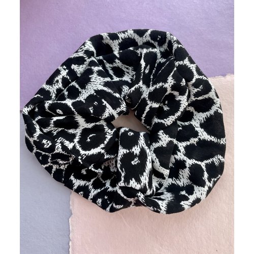 Sarah Bibb Scrunchie - Animal Sarah Bibb Scrunchie - Animal