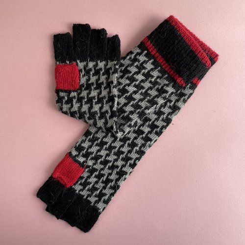 JS Accessories Long Fingerless Gloves - Houndstooth JS Accessories Long Fingerless Gloves - Houndstooth