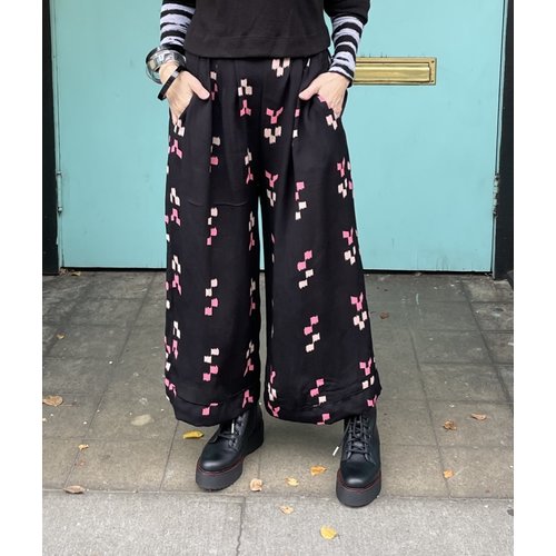 Sarah Bibb Miranda Cropped Pants - Banning P Sarah Bibb Miranda Cropped Pants - Banning P