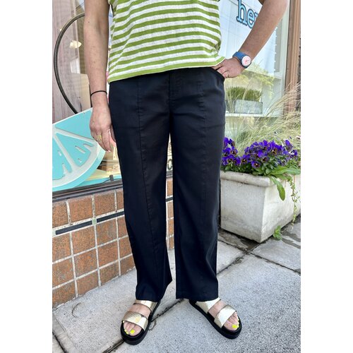 Level 99 Millie Cropped Pant - Black Level 99 Millie Cropped Pant - Black
