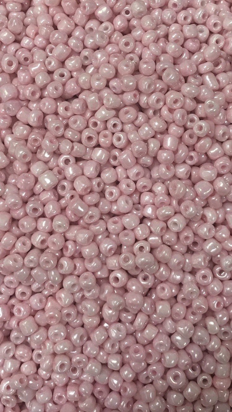 Retreat Seed Bead 4mm