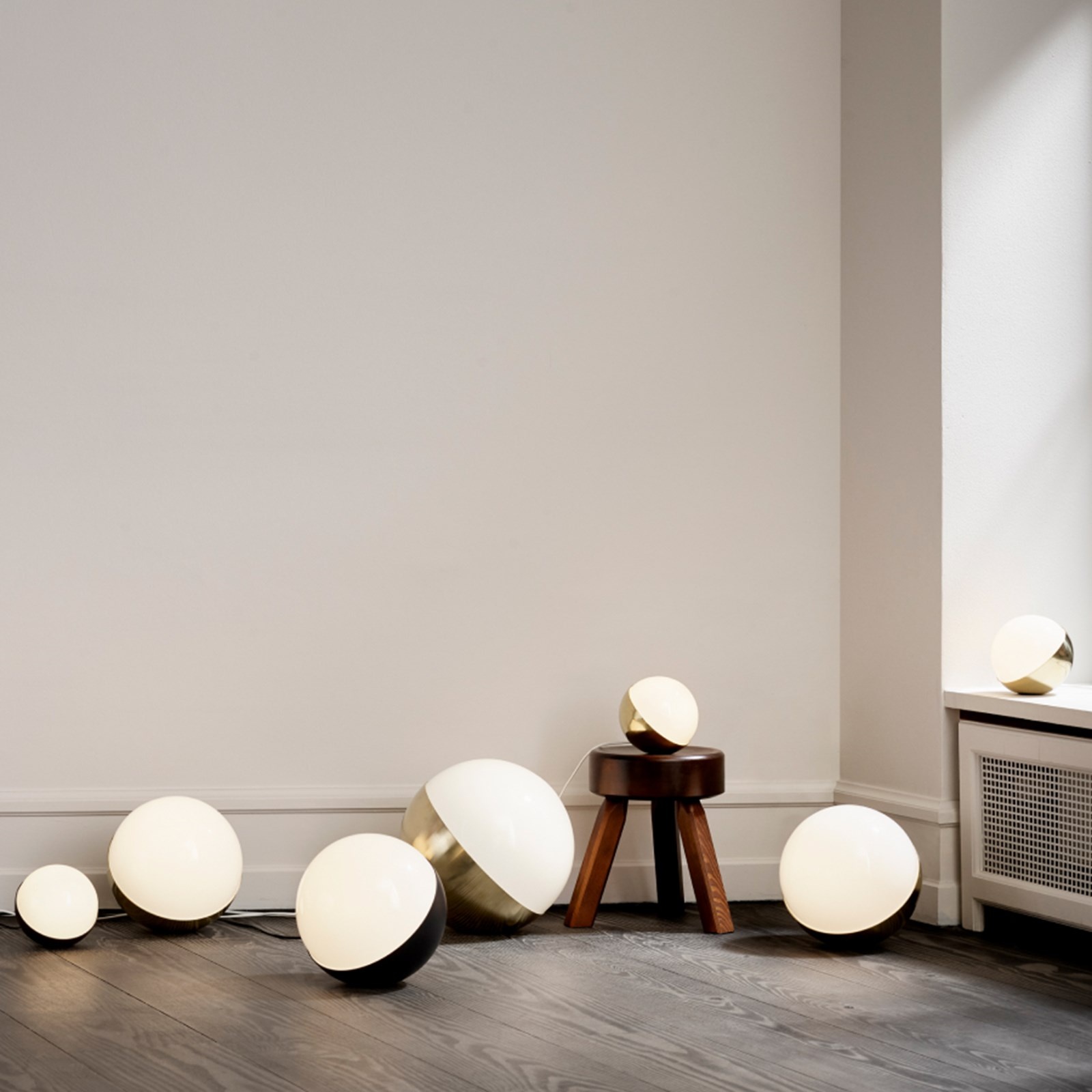 VL Studio Table/Floor