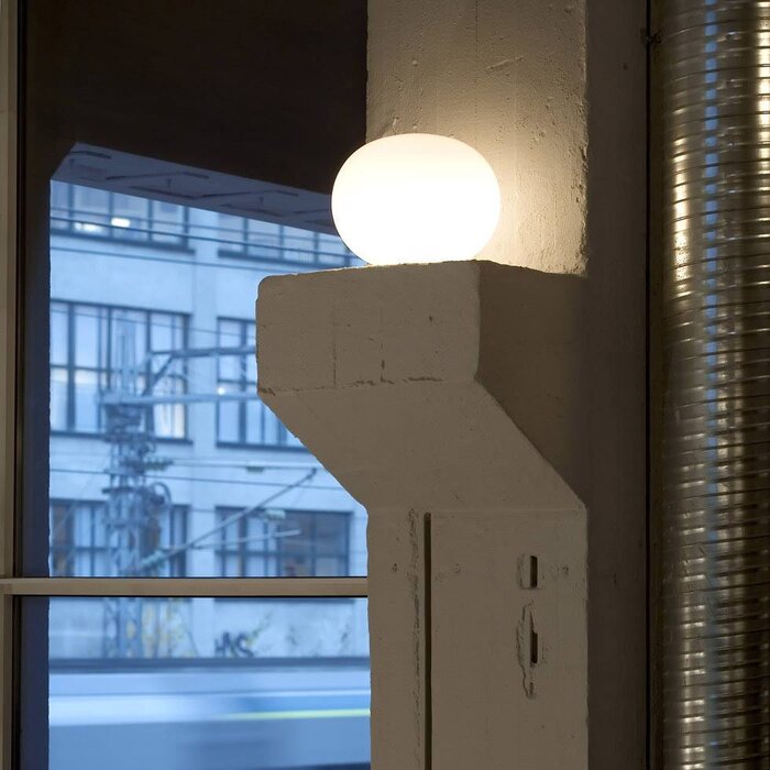 Glo-Ball Basic Table Lamp