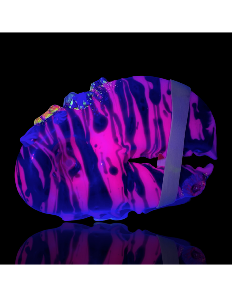 Mrs Claws Black & White UV Barnacle Claw Pipe