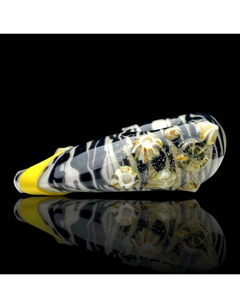 Mrs Claws Black & White UV Barnacle Claw Pipe