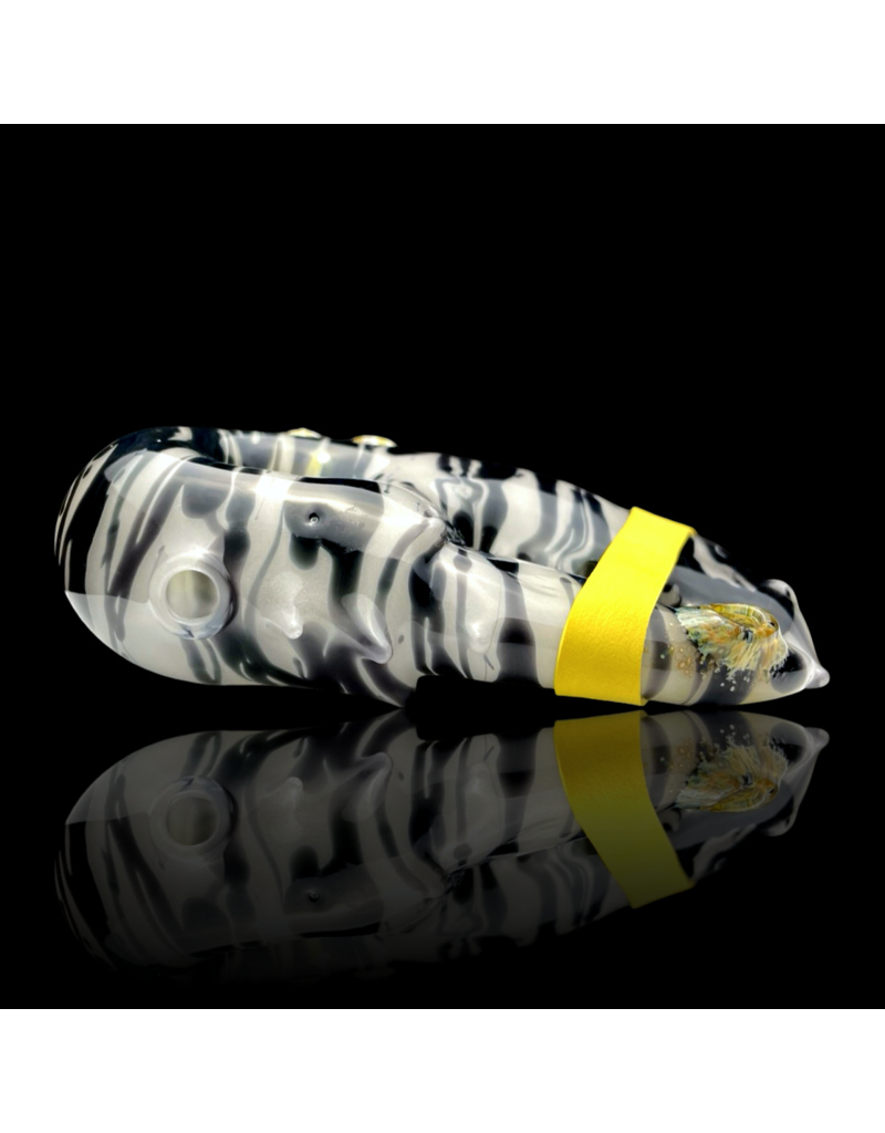 Mrs Claws Black & White UV Barnacle Claw Pipe