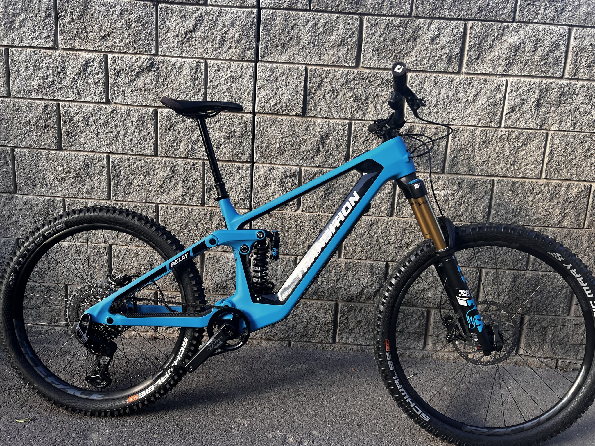 Transition Transition Relay Carbon	PNW Large X0 AXS TR Blue 2023