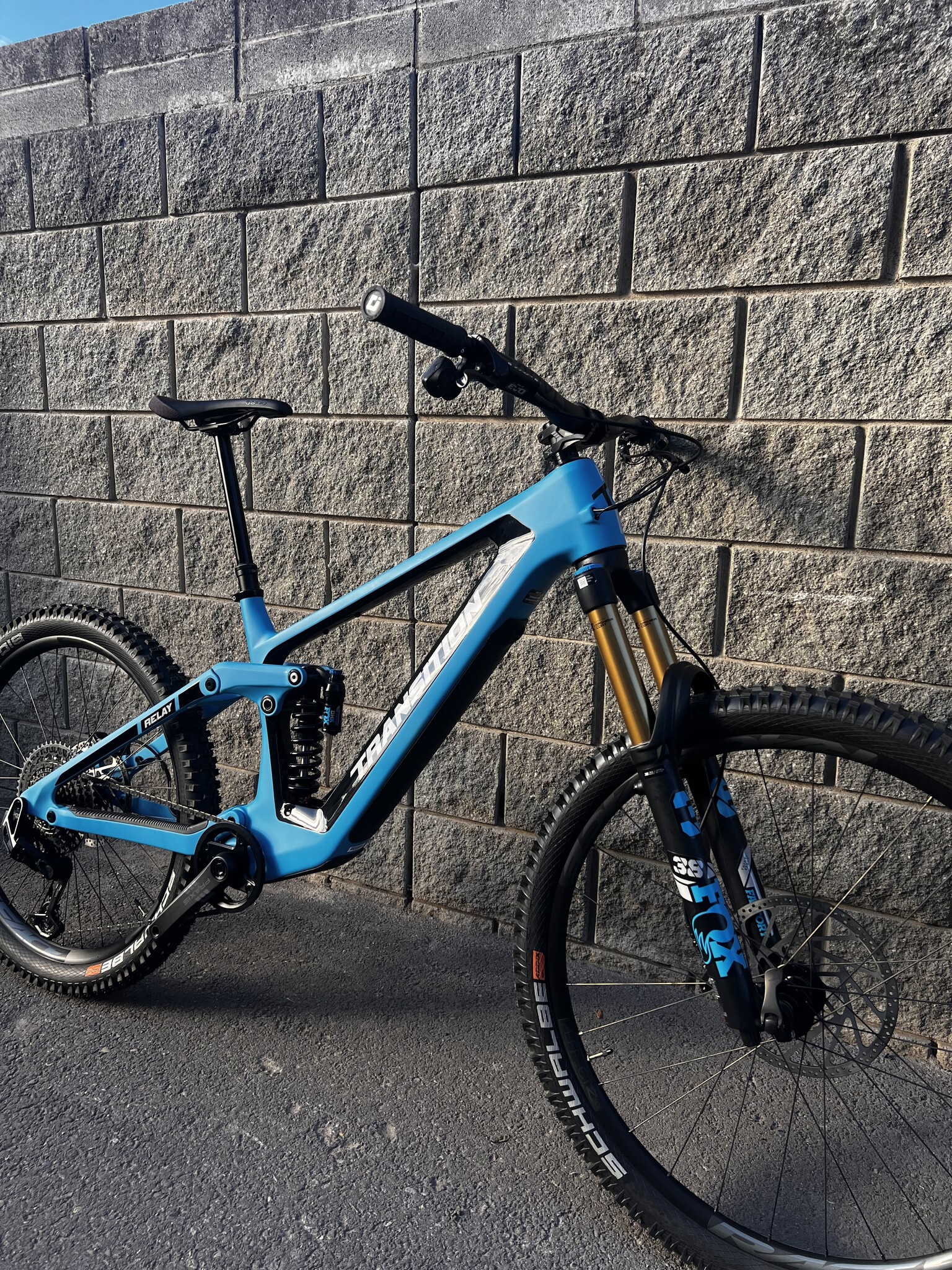 Transition Transition Relay Carbon	PNW Large X0 AXS TR Blue 2023