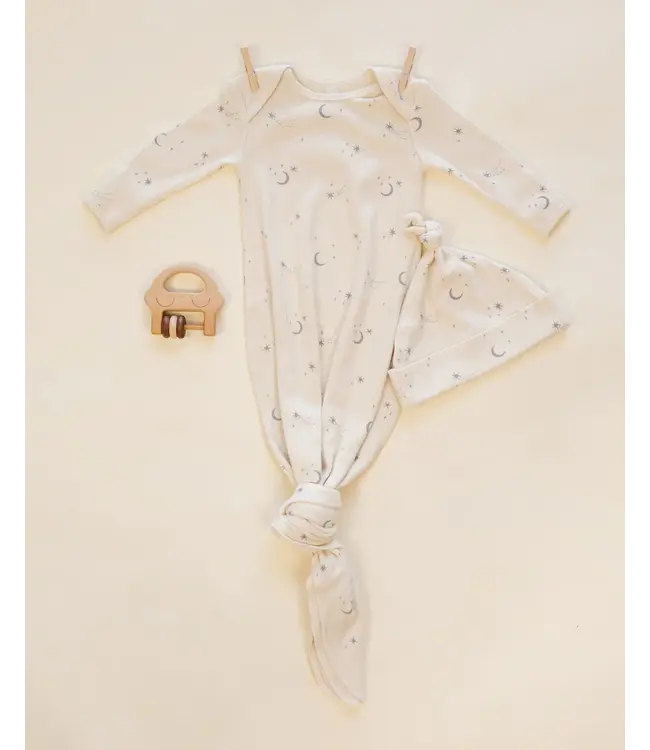 Quincy Mae Knotted Baby Gown & Hat Set