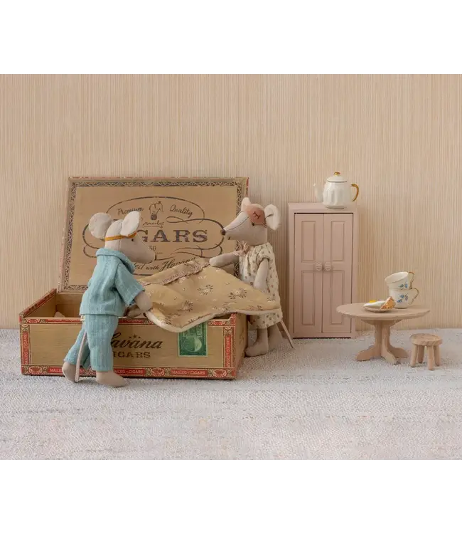 Maileg Mum & Dad, mice in cigar box