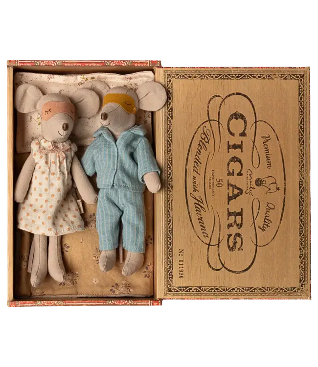 Maileg Mum & Dad, mice in cigar box