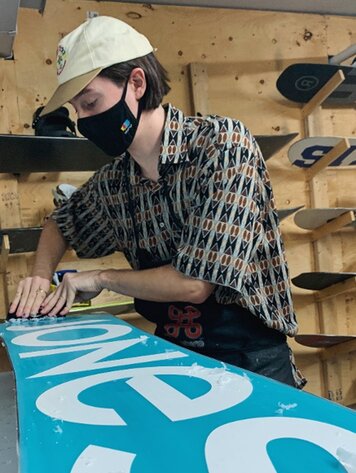 UNIVERSE | WAXING SERVICE